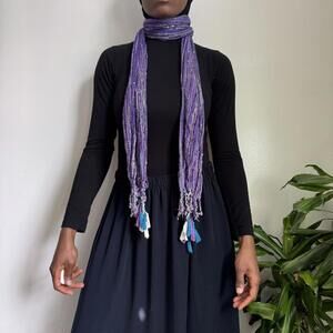 Vintage purple fringe scarf with tassels details